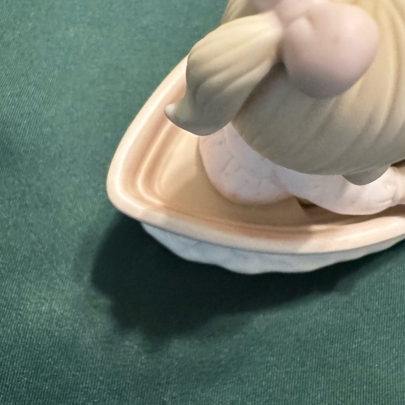 NEW Precious Moments “ Friends Never Drift Apart” 1985 - Picture 12 of 12